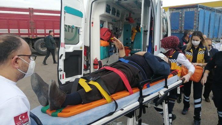 İki otomobil çarpıştı, 2’si ağır 5 yaralı G3