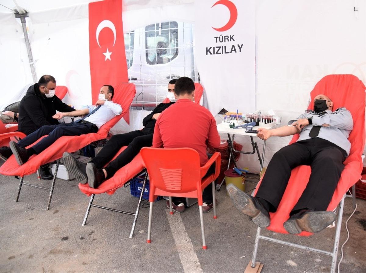Toroslar Belediyesi, Kızılay ile birlikte kan bağışı kampanyası d&uuml;zenledi