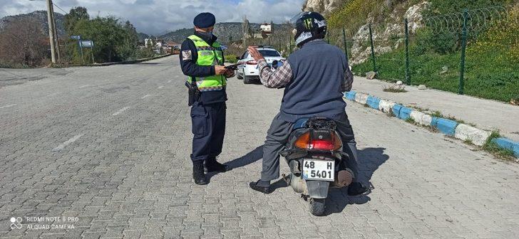 Jandarma göz açtırmadı, 260 motosiklet ve 50 traktör sürücüsüne 165 bin 500 TL ceza uygulandı G2