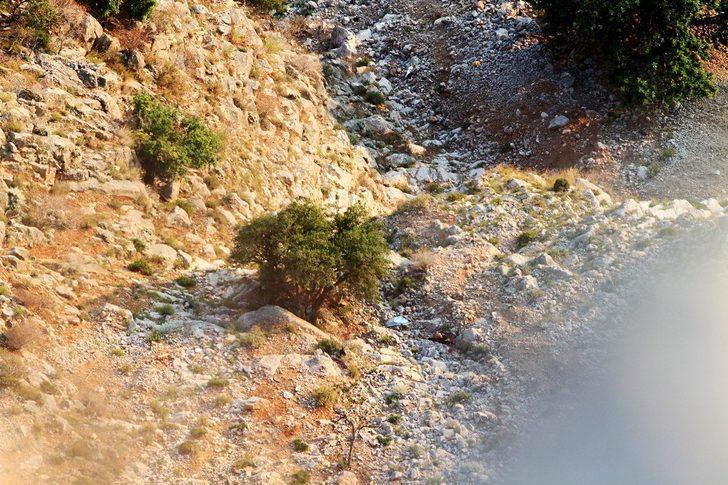 Hamile eşini kayalıklardan ittiği öne sürülen koca, hakim karşısına çıktı G3