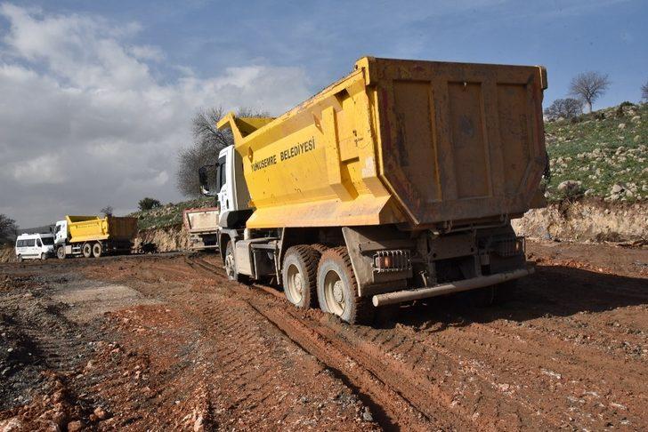 MCBÜ TOKİ yolundaki düzenleme çalışması sürüyor G3