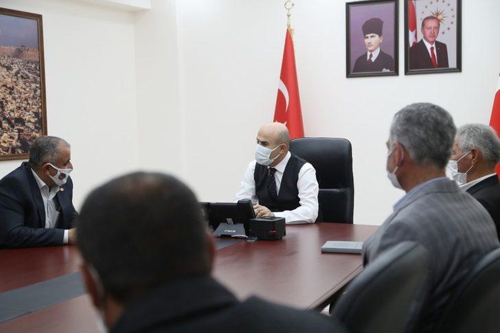 Vali Demirtaş, muhtarlarla bir araya geldi G3