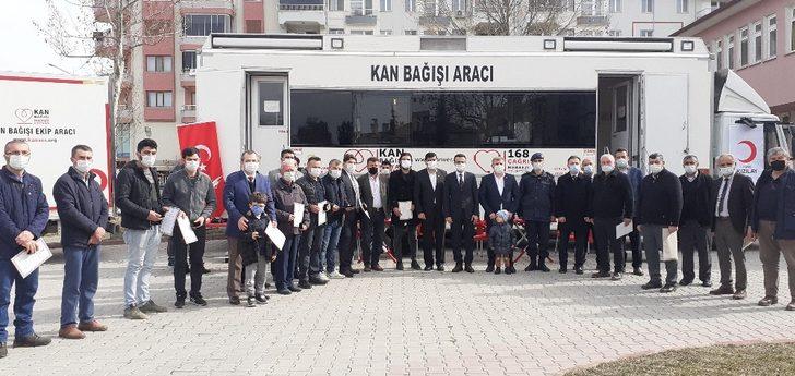 Kızılay’dan kan bağışçılarına madalya G4