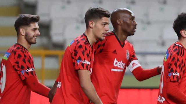 Beşiktaş'ta sakatlık şoku! Montero oyundan çıktı...