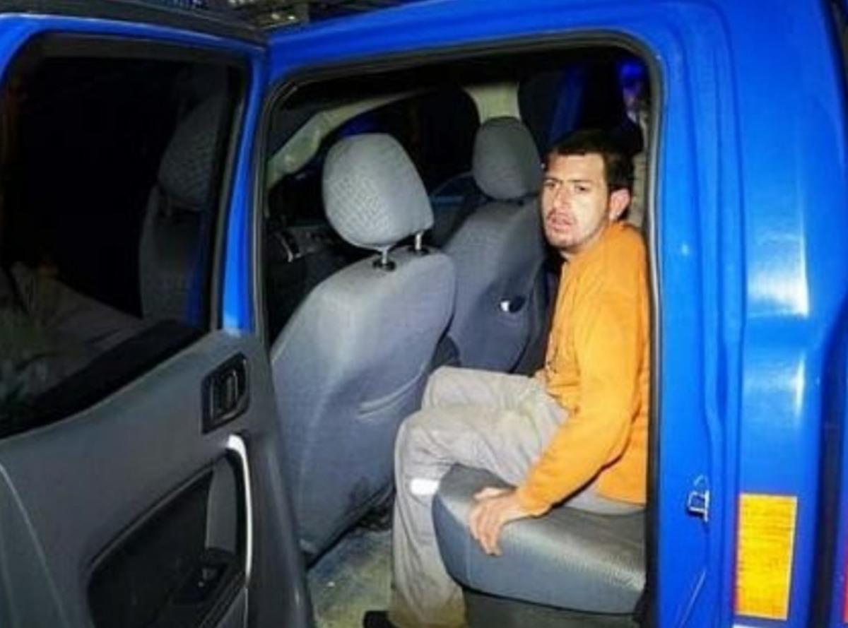 Kayıp engelli genci ormanda kamp yapan &ouml;ğretmenler buldu