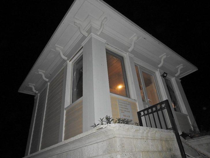 İzmir’de hortum faciası: Evlerin çatıları uçtu, arabalar ters döndü, tekneler alabora oldu G4