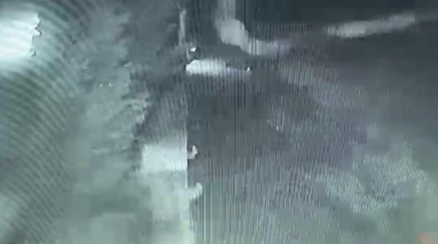 İzmir’deki hortum sonrası ortalığın savaş alanına döndüğü anlar kamerada