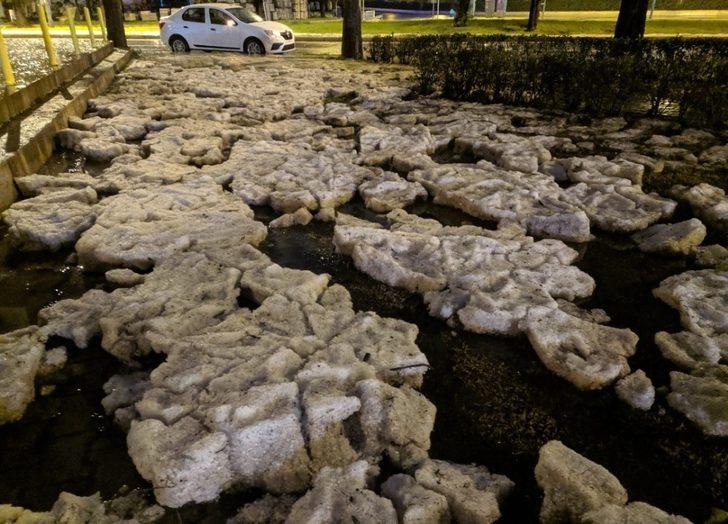 İzmir’de dolu birikintileri kar yağışını andırdı G3