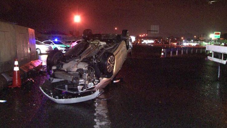 Alkollü sürücü çocuklarının içinde bulunduğu otomobil ile polis kontrol noktasına daldı G3