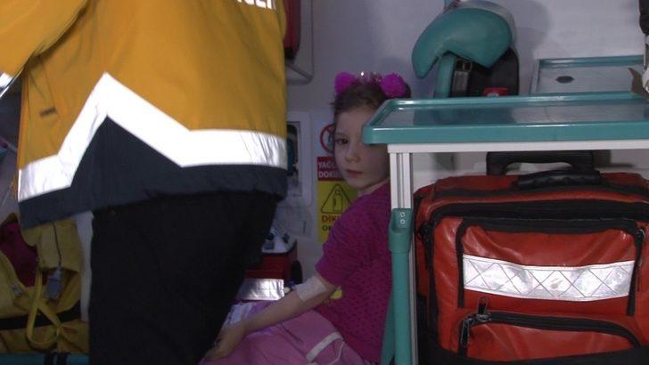 Alkollü sürücü çocuklarının içinde bulunduğu otomobil ile polis kontrol noktasına daldı G5