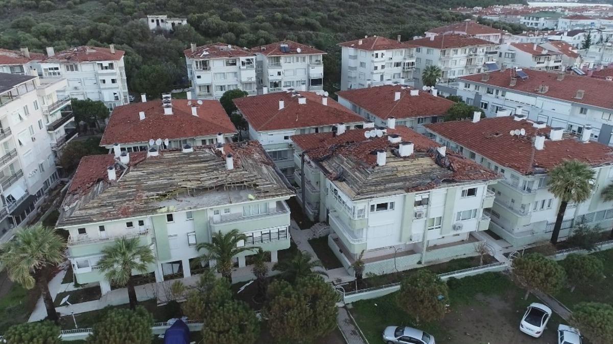 Ayvalık&rsquo;ta meydana gelen hortumun bilan&ccedil;osu g&uuml;n ağarınca ortaya &ccedil;ıktı