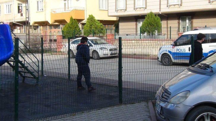 Polis ve siren sesini duyan kaçıyor G3