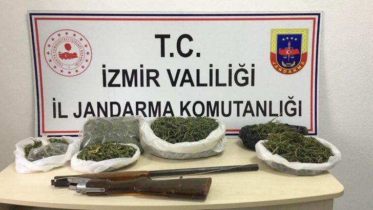 İzmir’in 3 ilçesinde jandarmadan uyuşturucu baskınları G3