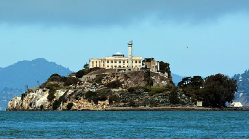 Kaçmanın imkansız olduğu düşünülen Alcatraz Hapishanesi’nden firar eden 3 mahkumun akılalmaz planı