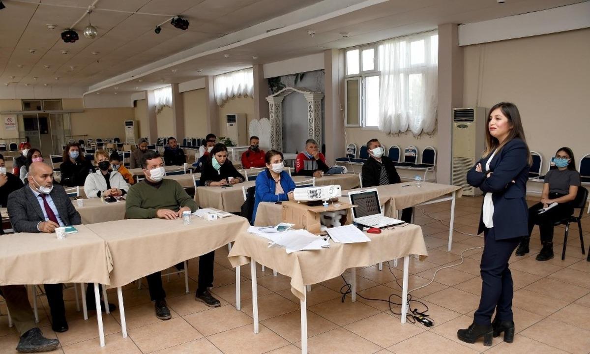 Kuşadası Belediyesi&rsquo;nden antren&ouml;r ve sporculara destek