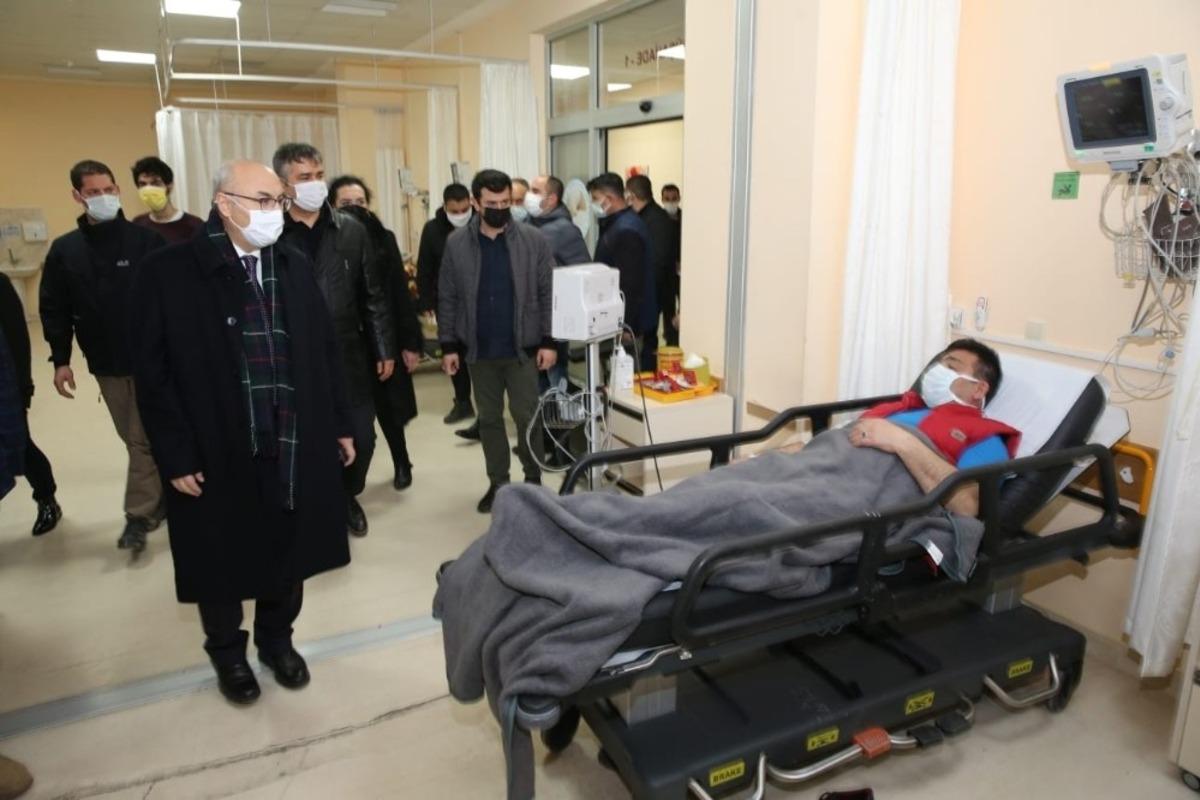 Vali K&ouml;şger&rsquo;den hortum felaketinin ardından yaralılara ziyaret