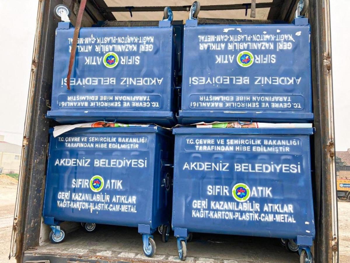 &lsquo;Sıfır Atık Belgesi&rsquo; aldı, bakanlık 459 adet yeni &ccedil;&ouml;p konteyneri g&ouml;nderdi