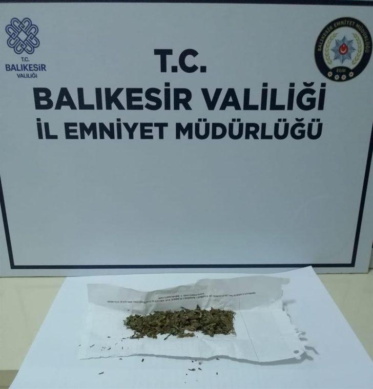 Balıkesir’de 8 uyuşturucu şüphelisi yakalandı G3