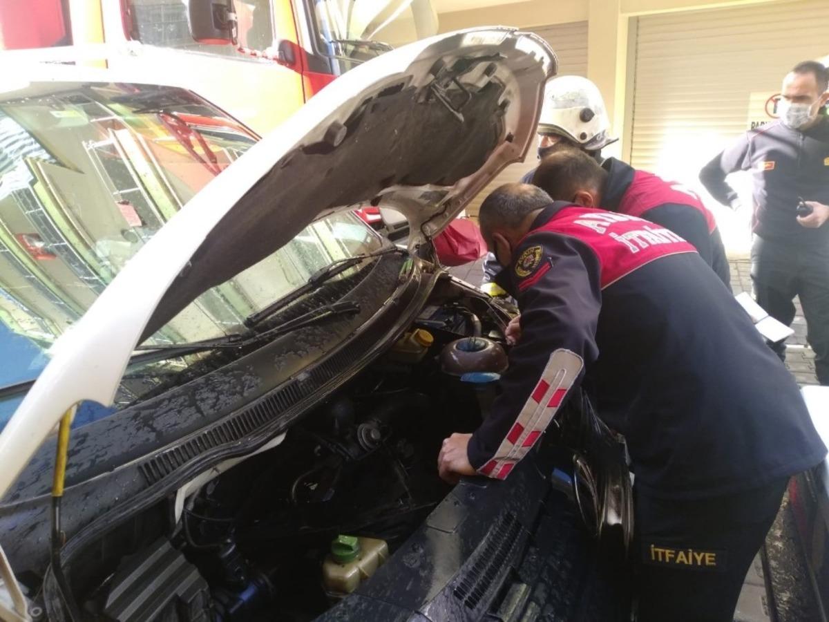 Park halindeki ara&ccedil;tan dumanlar y&uuml;kseldi