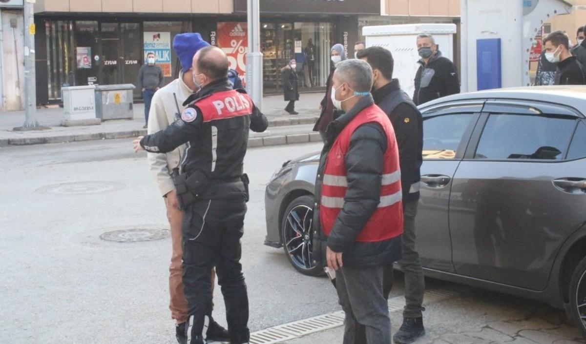 Alkoll&uuml; şahıs polisleri &ccedil;ileden &ccedil;ıkardı