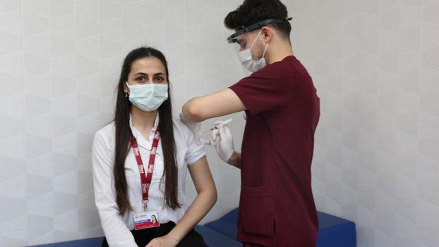 Özel Denizli Cerrahi Hastanesi’nde ikinci doz aşılar uygulandı