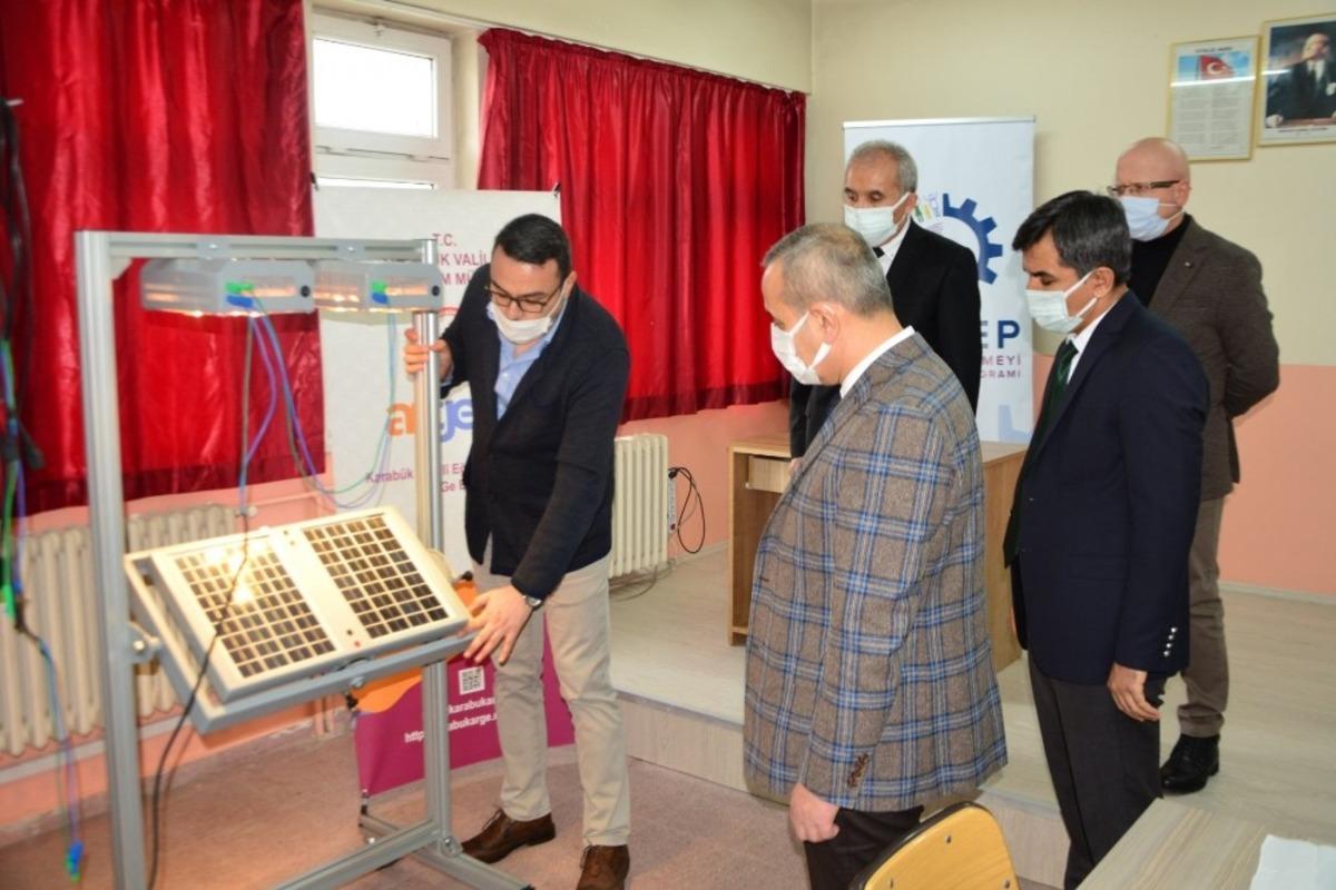 &lsquo;Yenilenebilir Enerji At&ouml;lyesi&rsquo; enerji &uuml;retimine başladı