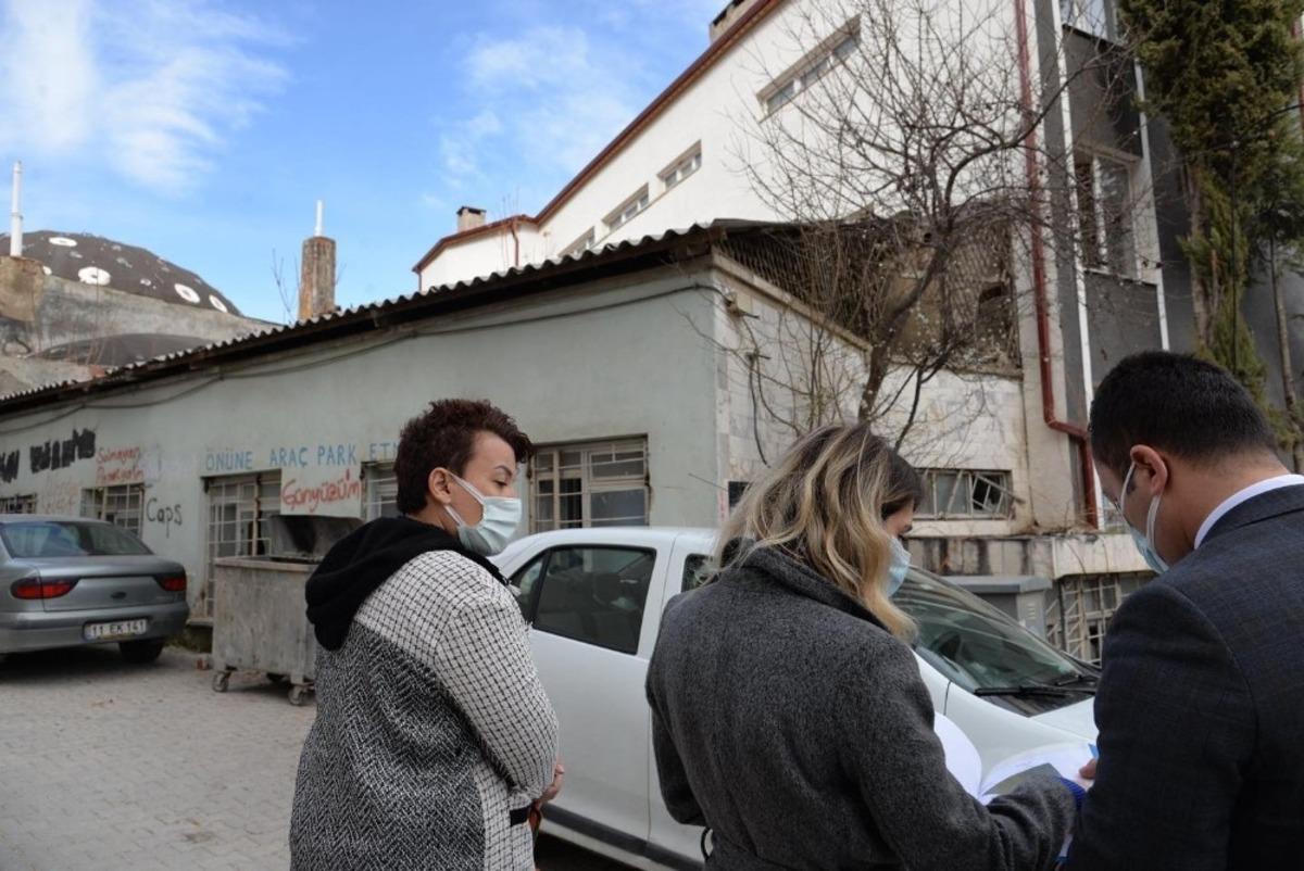 Eski şehir hamamı ve &ccedil;evresinde inceleme