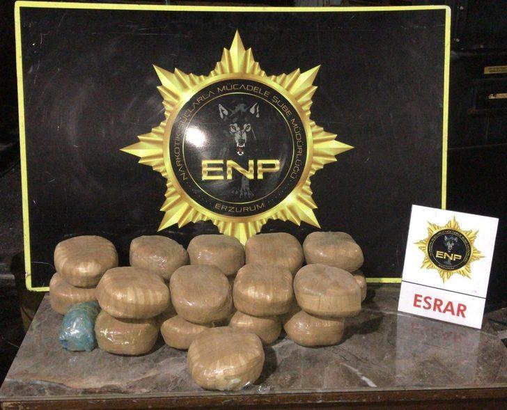 Erzurum’da üç farklı araçta toplamda 56 kilo 450 gram uyuşturucu ele geçirildi G2
