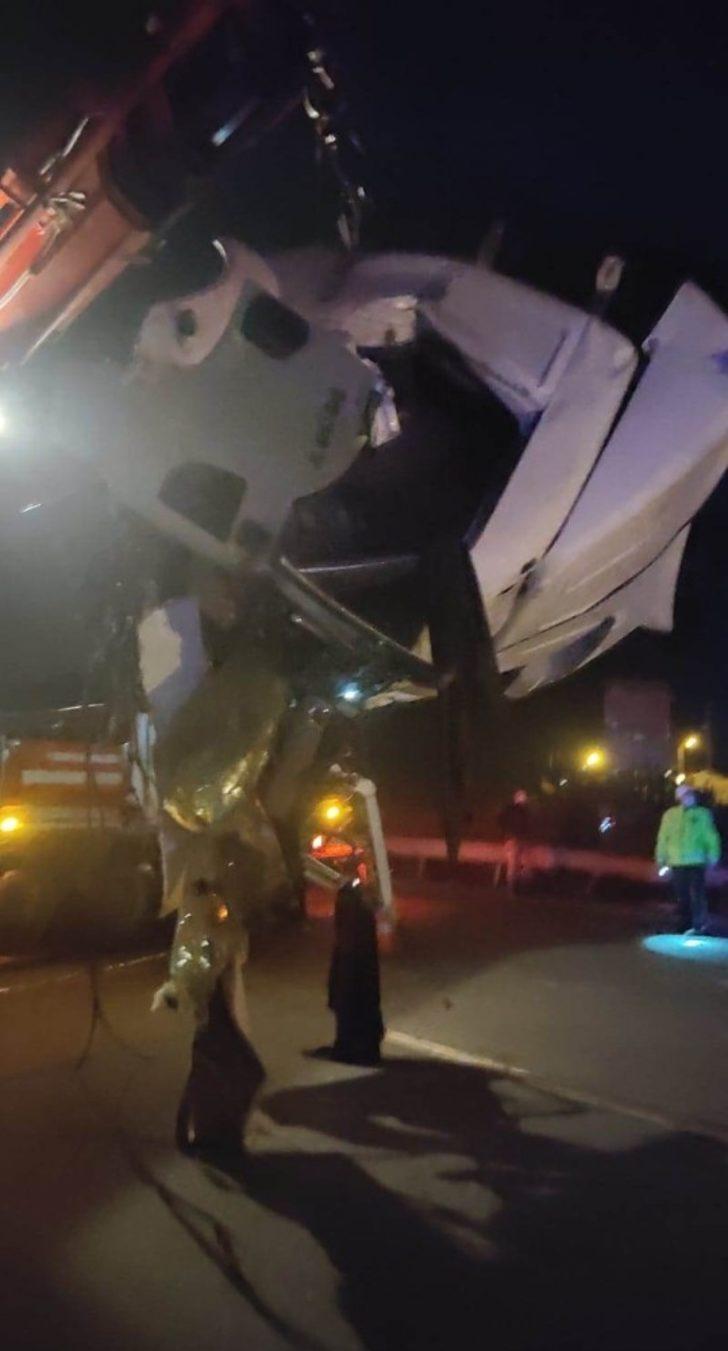 Kontrolden çıkan tır vinçe çarptı: 1 ölü G4