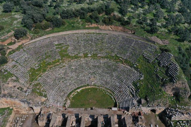 Büyükşehir’den kazı çalışmalarına destek