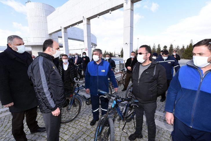 Başkan Altay 12 ay işe bisiklette giden belediye çalışanlarıyla buluştu G3