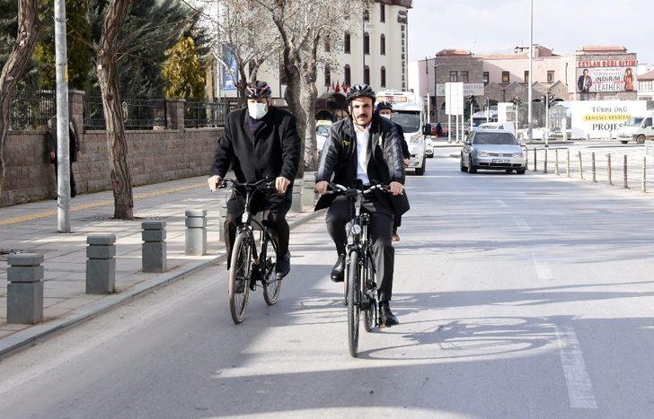 Başkan Altay 12 ay işe bisiklette giden belediye çalışanlarıyla buluştu G4