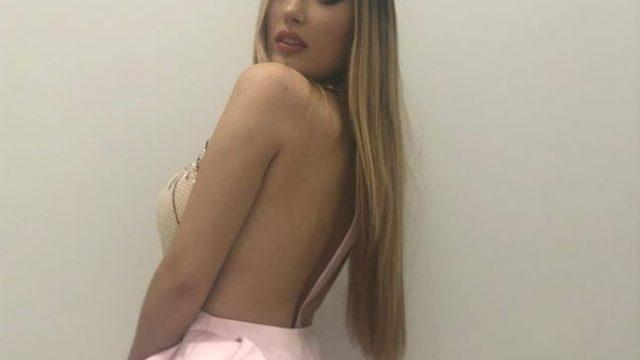 Yasmin Erbil Instagram pozlarıyla beğeni topladı