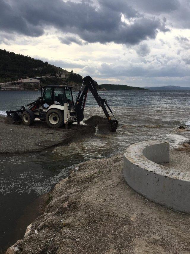 Erdek’te dere yatağı temizlendi