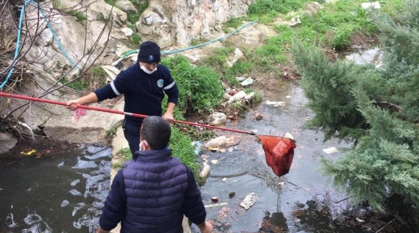Erdek’te dere yatağı temizlendi