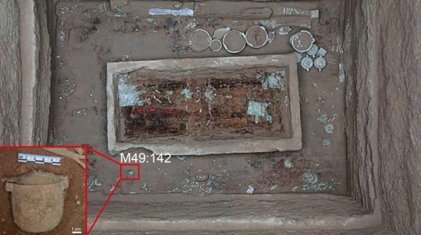 Erkekler tarafından kullanılan 2 bin 700 yıllık yüz kremi bulundu