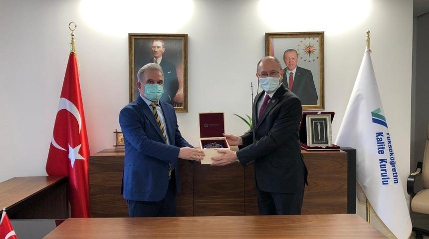 Y&uuml;ksek&ouml;ğretim deakreditasyon ve kalite &ccedil;alışmaları değerlendirildi