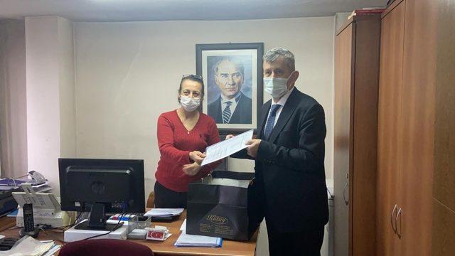 AK Parti Başkanı Zeki Tosun mazbatasını aldı