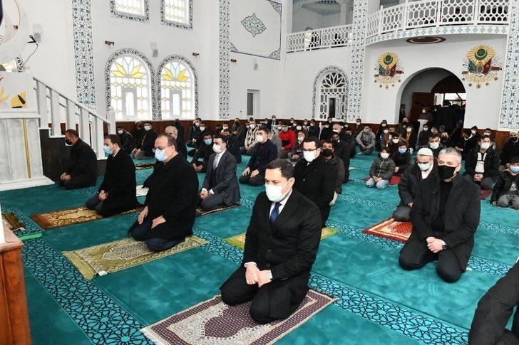 Dinî külliye ibadete açıldı G4