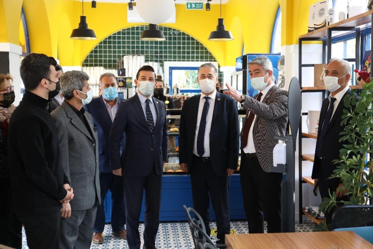 Başkan Oktay; "Restoranlar &rsquo;g&uuml;venli sertifika&rsquo; ile a&ccedil;ılabilir"