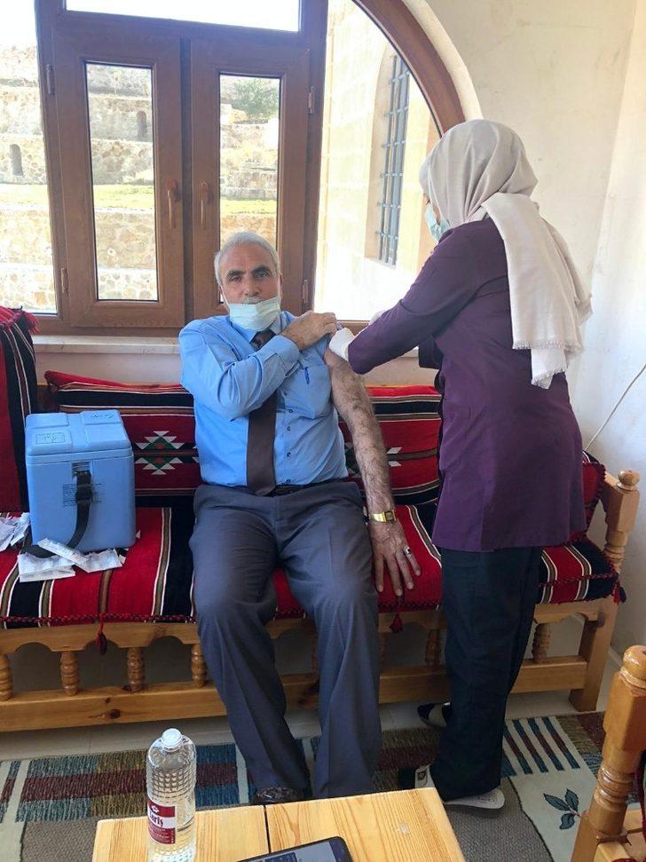 Gercüş’te 65 yaş ve üzerine korona aşısına başlandı G3