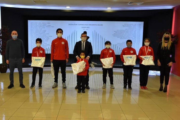 Müsabakalarda dereceye giren sporcular Spor A.Ş.’yi ziyaret etti G2