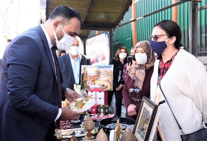 TORTEK kursiyerleri, el emeği ürünlerini Sevgililer Günü için sergiledi G5