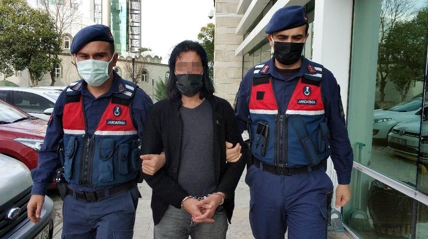 Samsun’da DEAŞ’tan gözaltına alınan yabancı uyruklu şahıs adliyeye sevk edildi