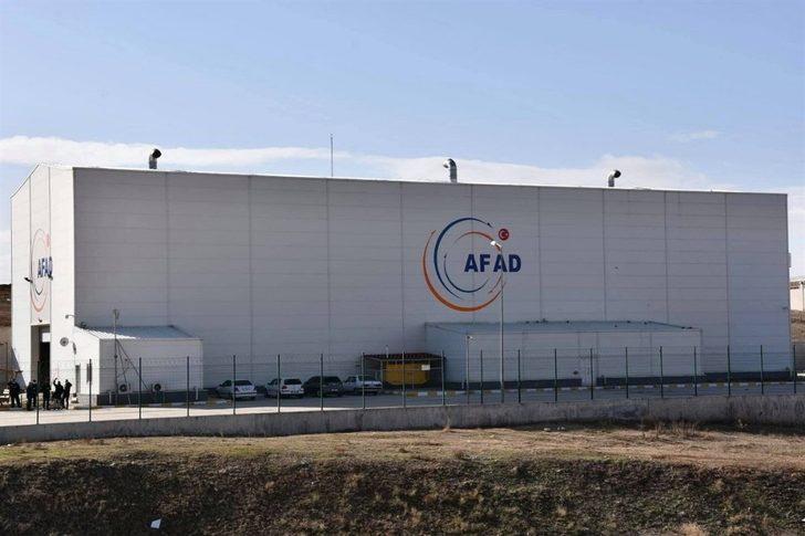 Vali Sezer, AFAD Lojistik Deposunda ve Toplanma Alanlarını inceledi G3