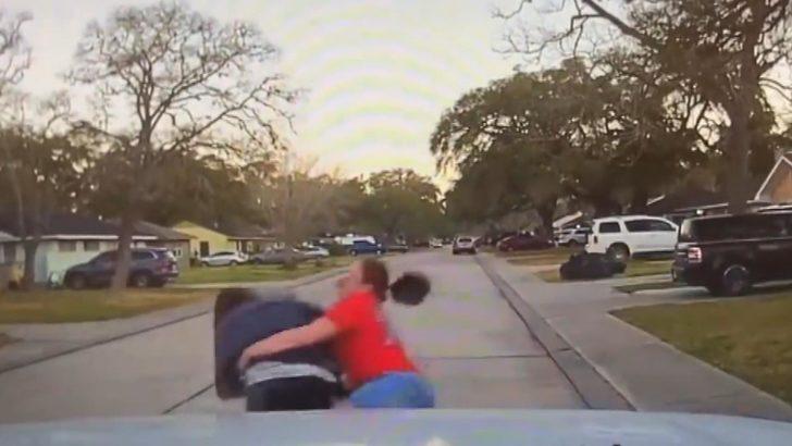 Kızının odasını gözetleyen kişiye müdahale etti! G2