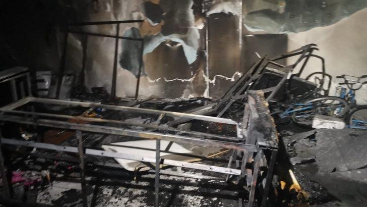 Erbaa’da apartman deposunda yangın G4