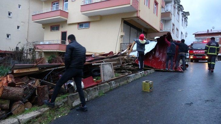 Ordu’da fırtına çatıları uçurdu G2