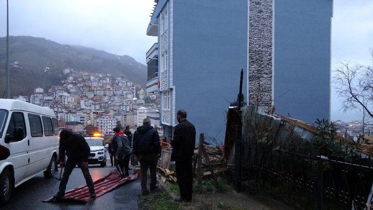 Ordu’da fırtına çatıları uçurdu G4