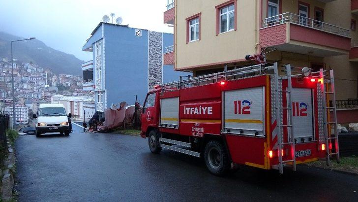 Ordu’da fırtına çatıları uçurdu G5